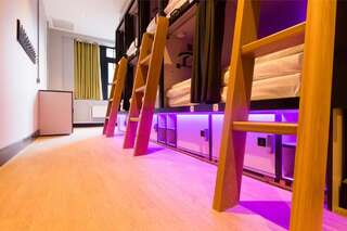 Хостелы Jacobs Inn Hostel Дублин Капсула в 12-местном общем номере для мужчин и женщин-2