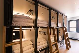 Хостелы Jacobs Inn Hostel Дублин Капсула в 12-местном общем номере для мужчин и женщин-3
