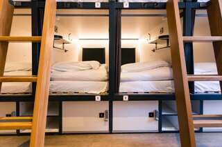 Хостелы Jacobs Inn Hostel Дублин Капсула в 6-местном общем номере для мужчин и женщин-11
